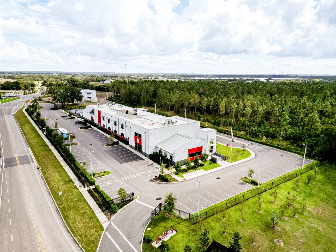 Commercial building on Huffstetler Drive, Tavares, FL with CCS Mechanical HVAC scope