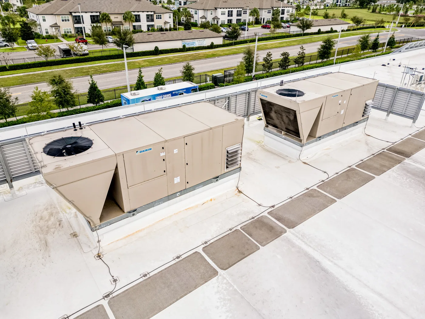 Rooftop packaged units on a commercial building in Tavares, FL
